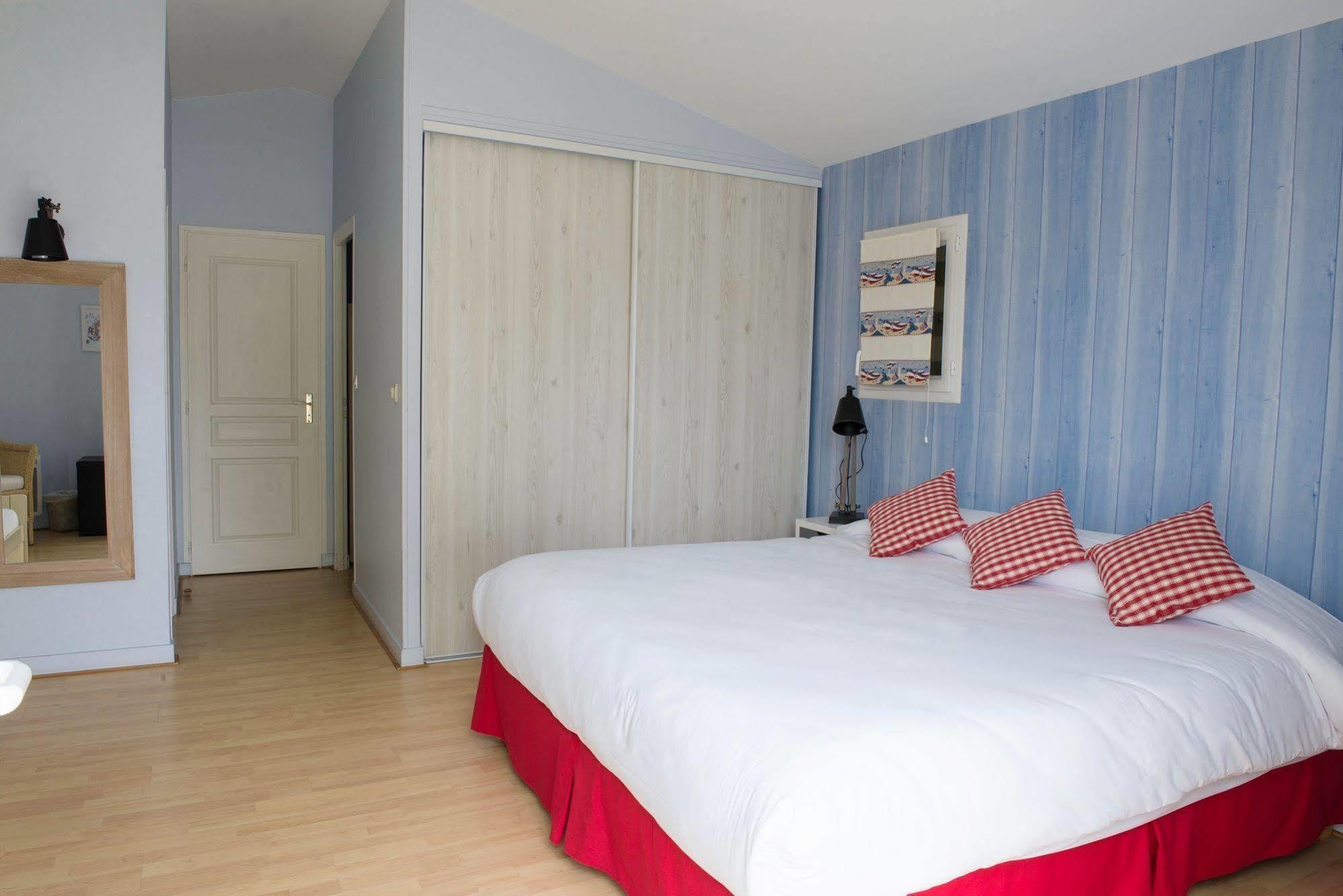 Hotel Jerodel Le Bois-Plage-en-Ré Екстериор снимка